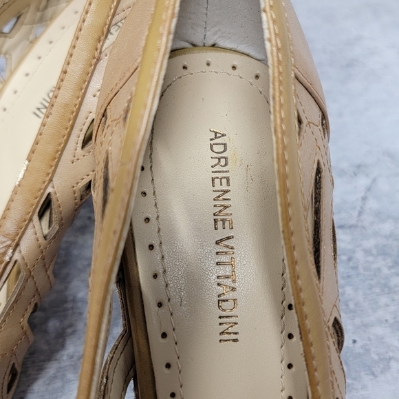 Adrienne Vittadini | Grandy Tan Leather Cutout Peep Toe 3" Heels Size 7 - Picture 5 of 12